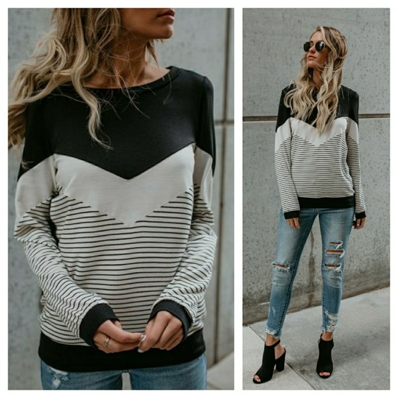 Tops - Sale 1left.sm️ black & white color block knit top